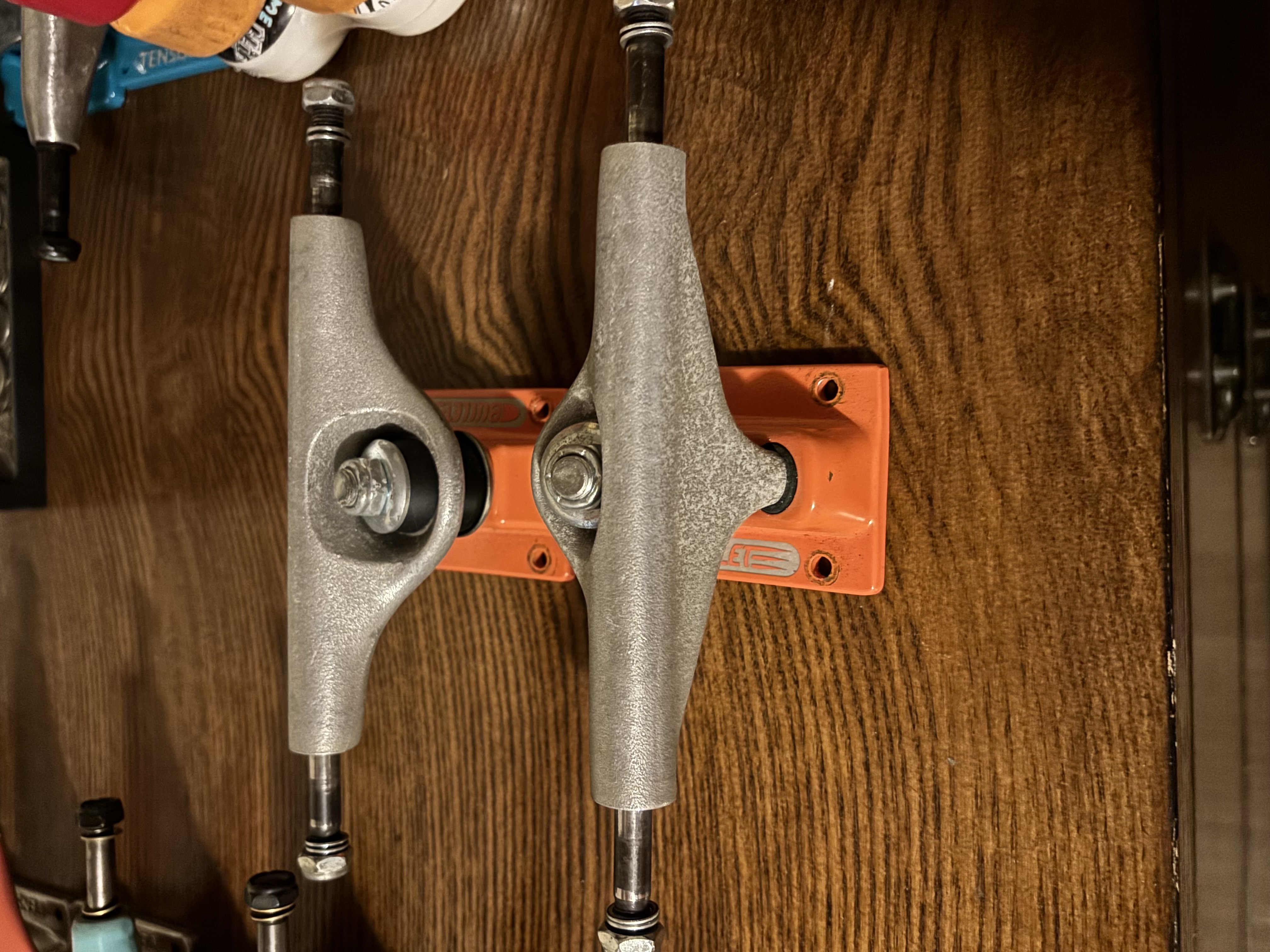 Santa Cruz 8" Bullet Trucks Raw / Orange Base