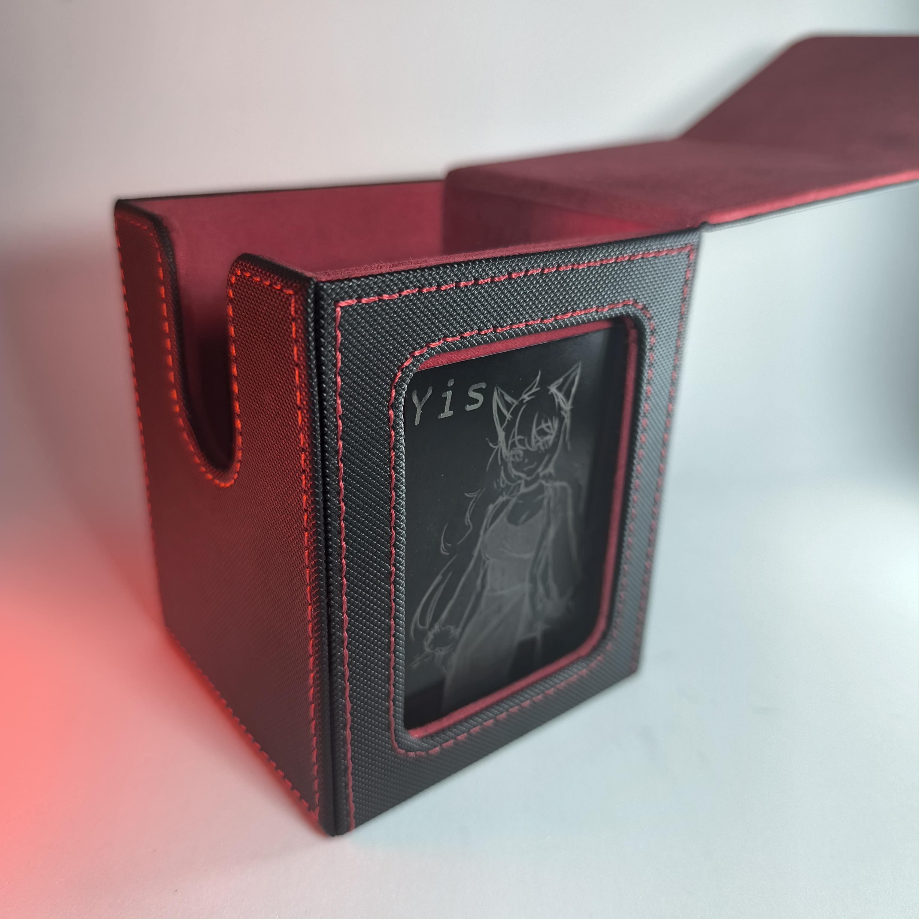 Deckbox con exhibidor de tarjeta Rojo/Negro
