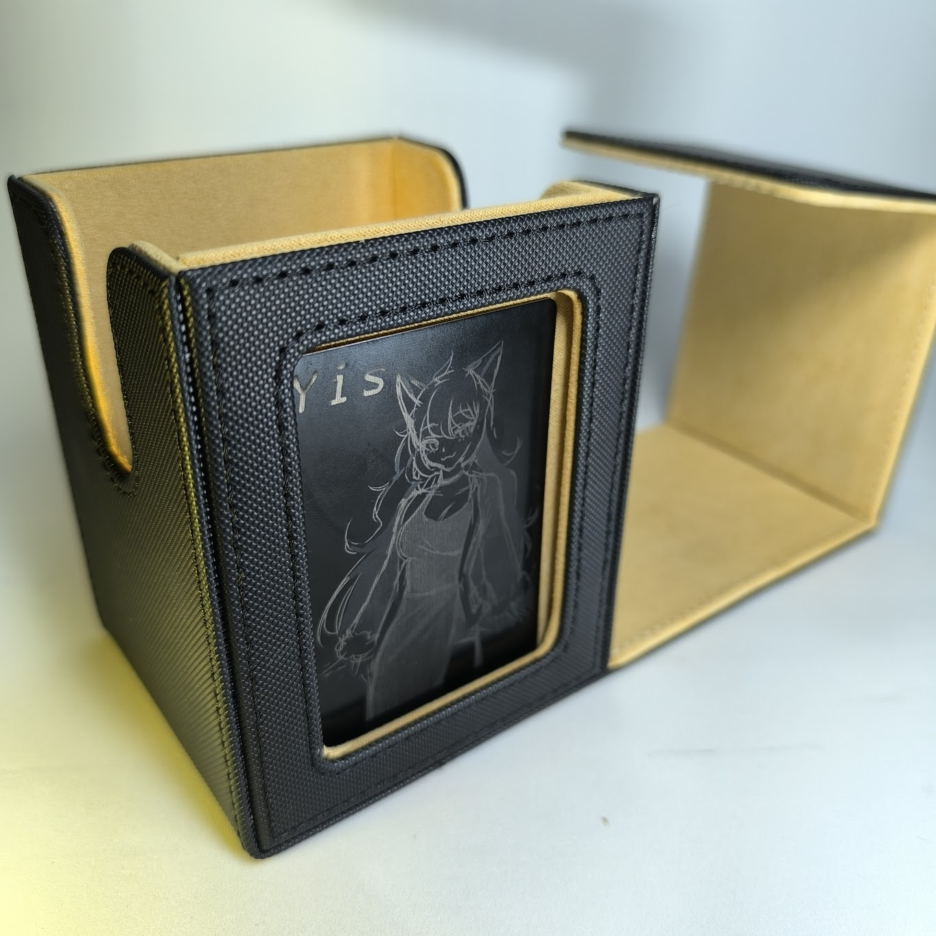 Deckbox con exhibidor de tarjeta Beige/Negro