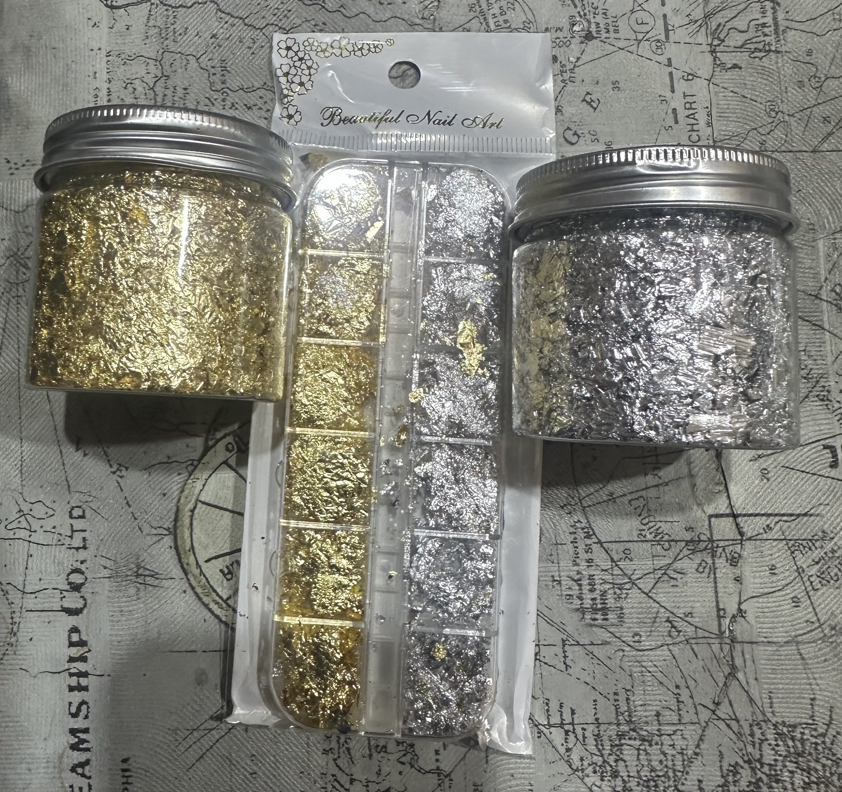 Feuilles métalliques pour nail art