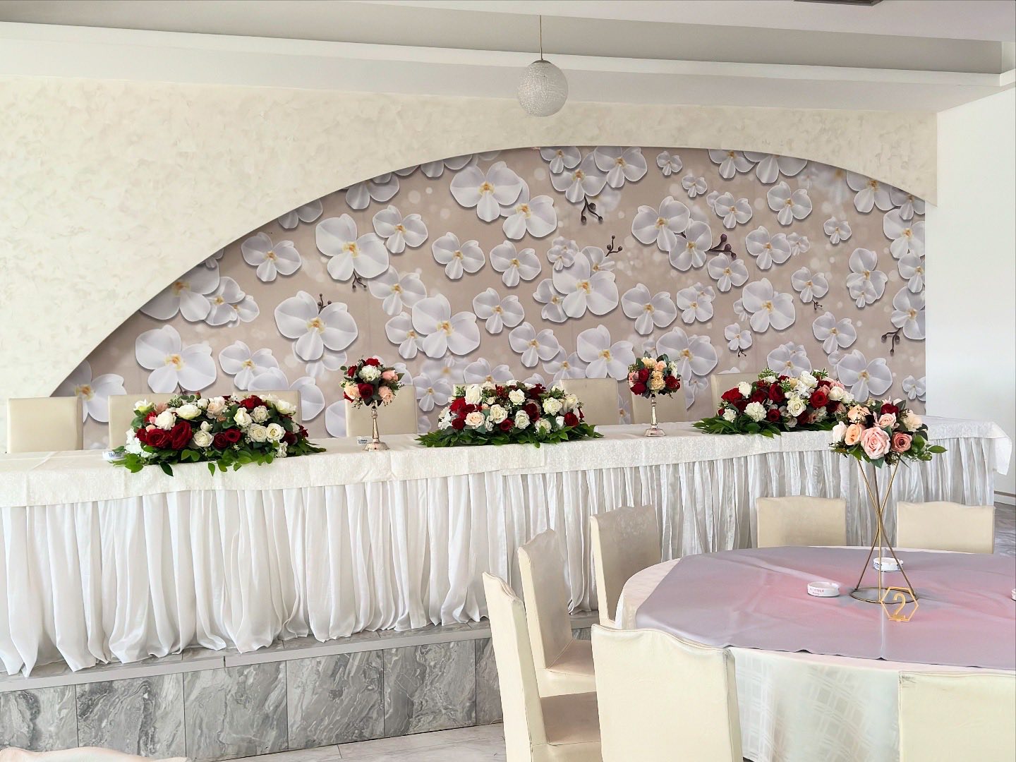 Dekoracije za venčanja - Mladenački sto 3