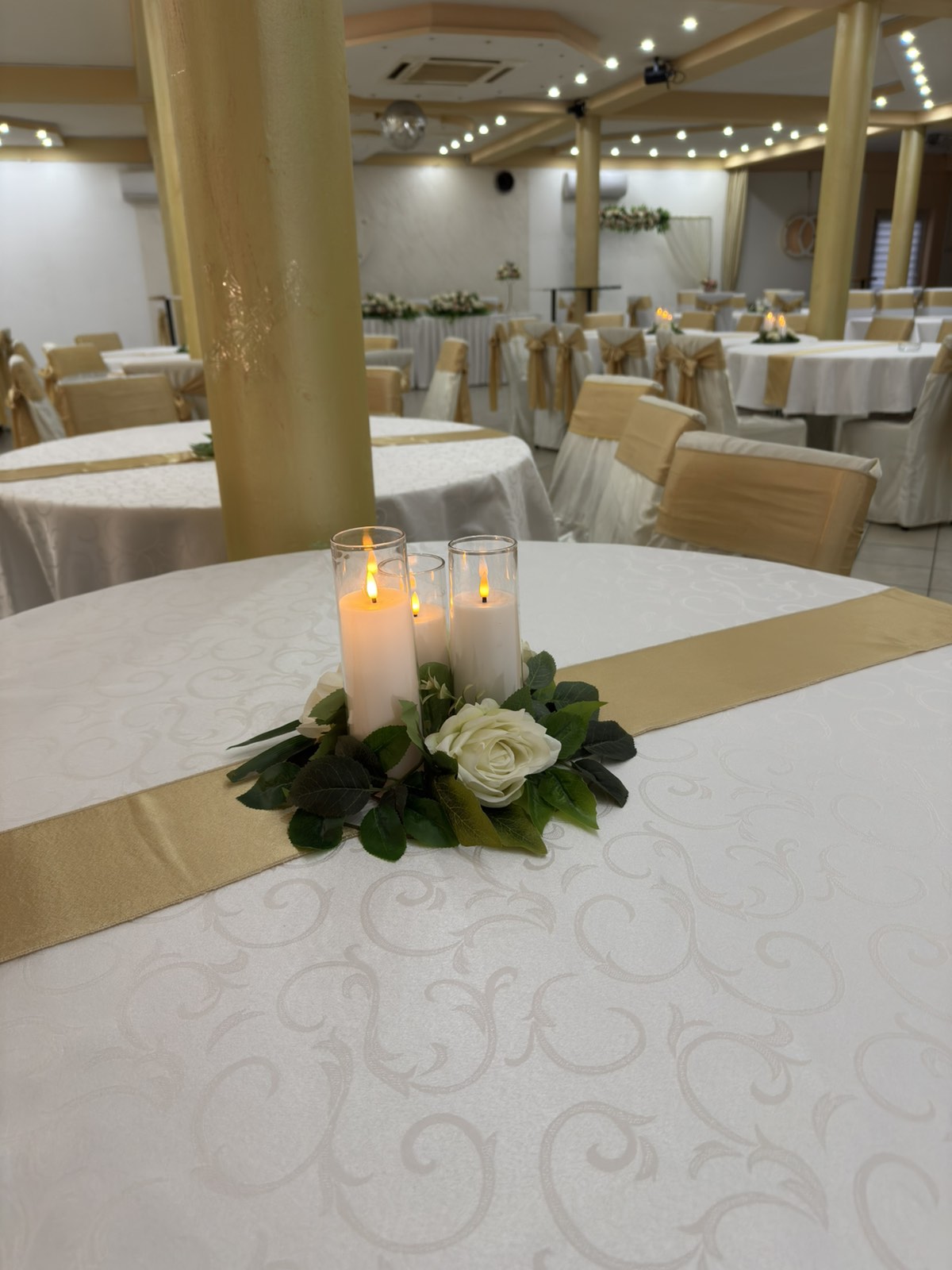 Dekoracije za venčanja - Aranžman za sto 2