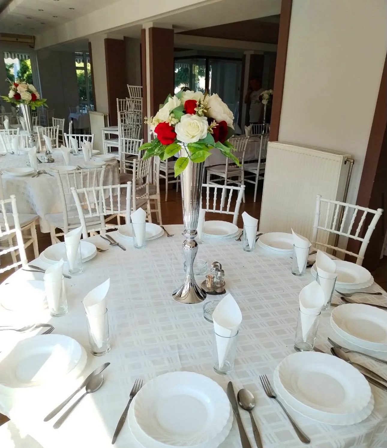 Dekoracije za venčanja - Aranžman za sto 3