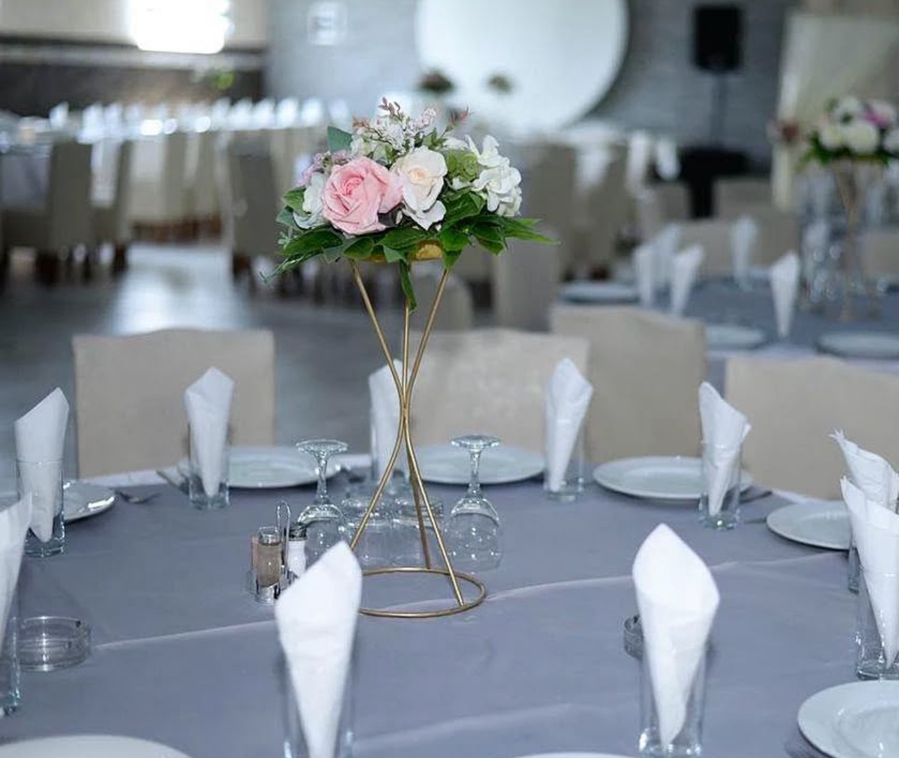 Dekoracije za venčanja - Aranžman za sto 4