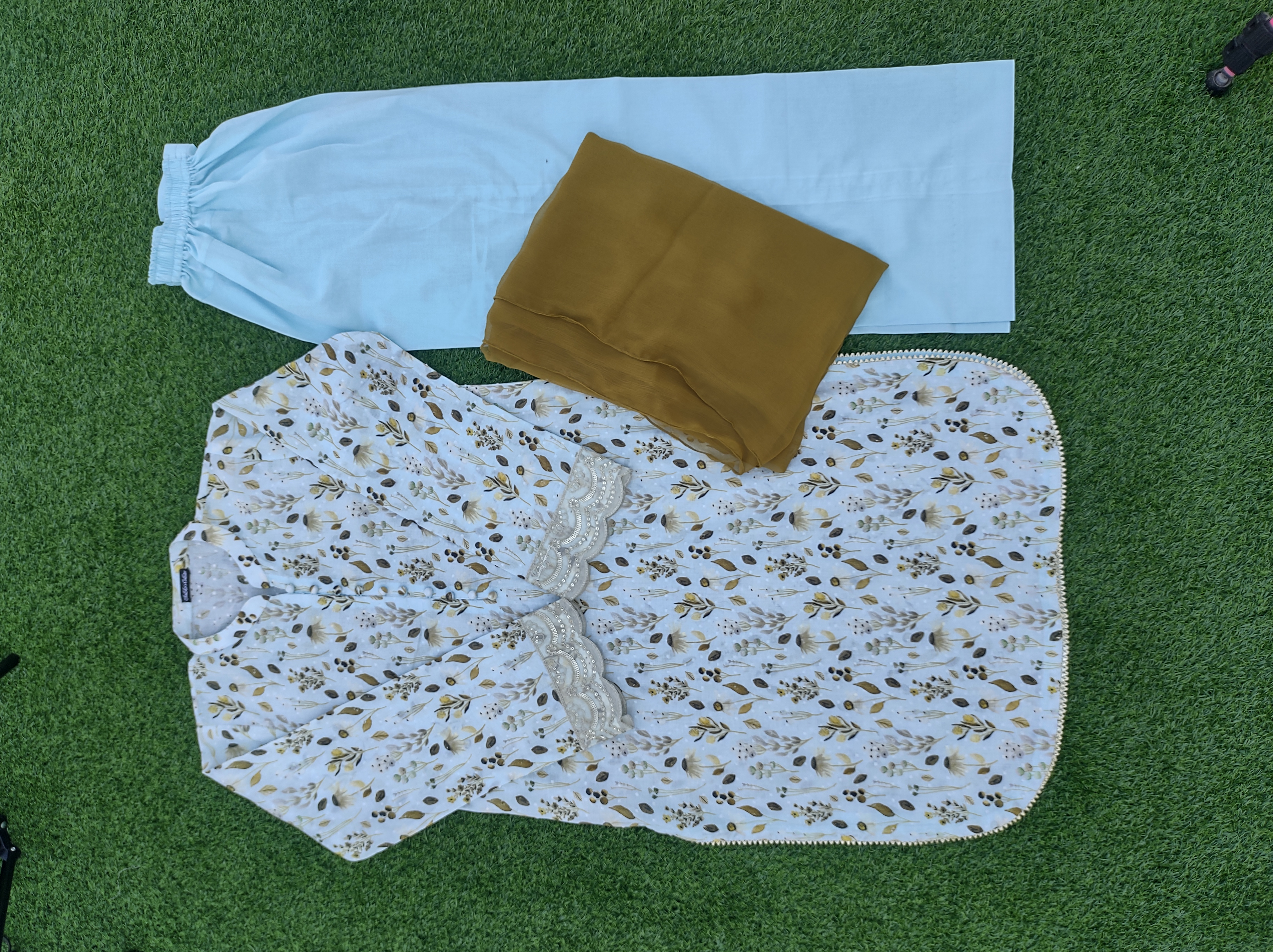 Elegant Blue Floral Kurta Set