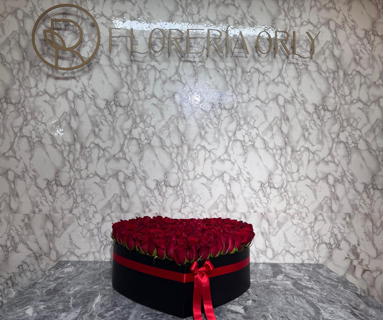 Corazón en flores  - Florería Orly Pereira