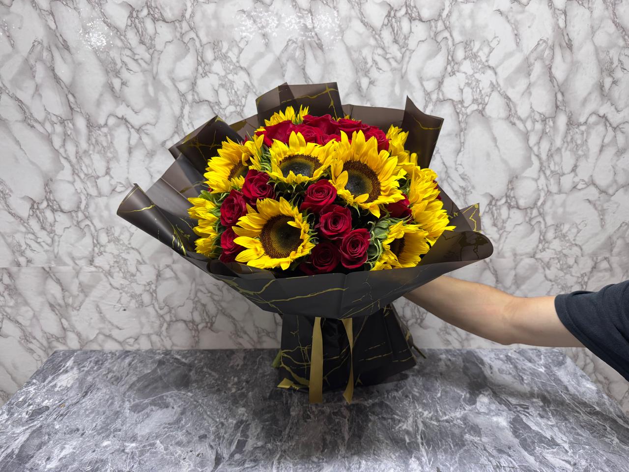 Pétalos de cristal  - Florería Orly Pereira
