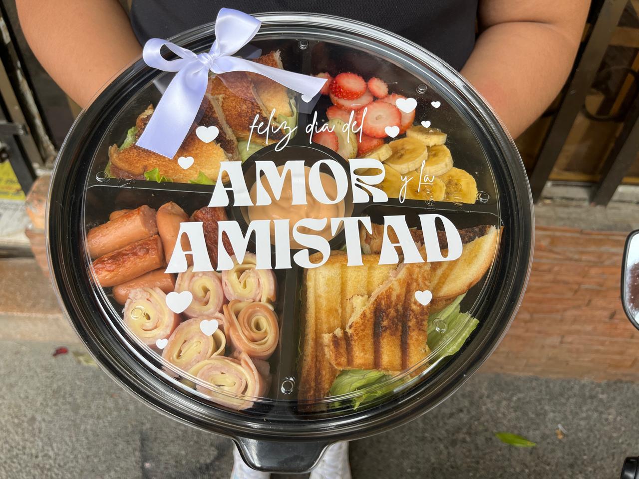 Amor al Desayuno - Florería Orly Pereira