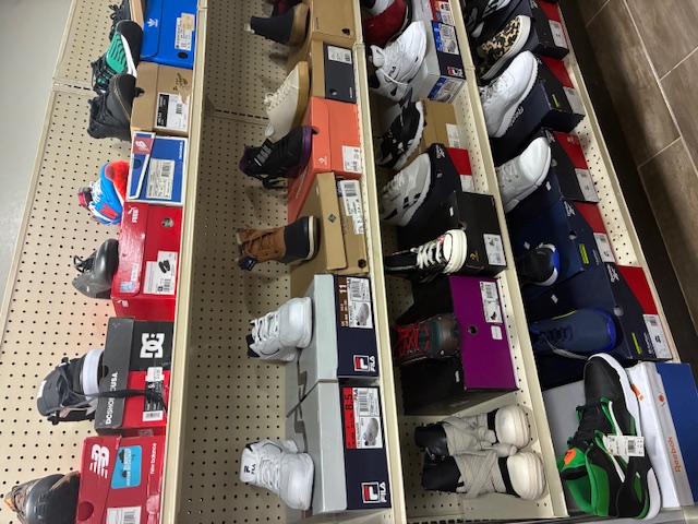 TENIS DE DIFERENTES MARCAS