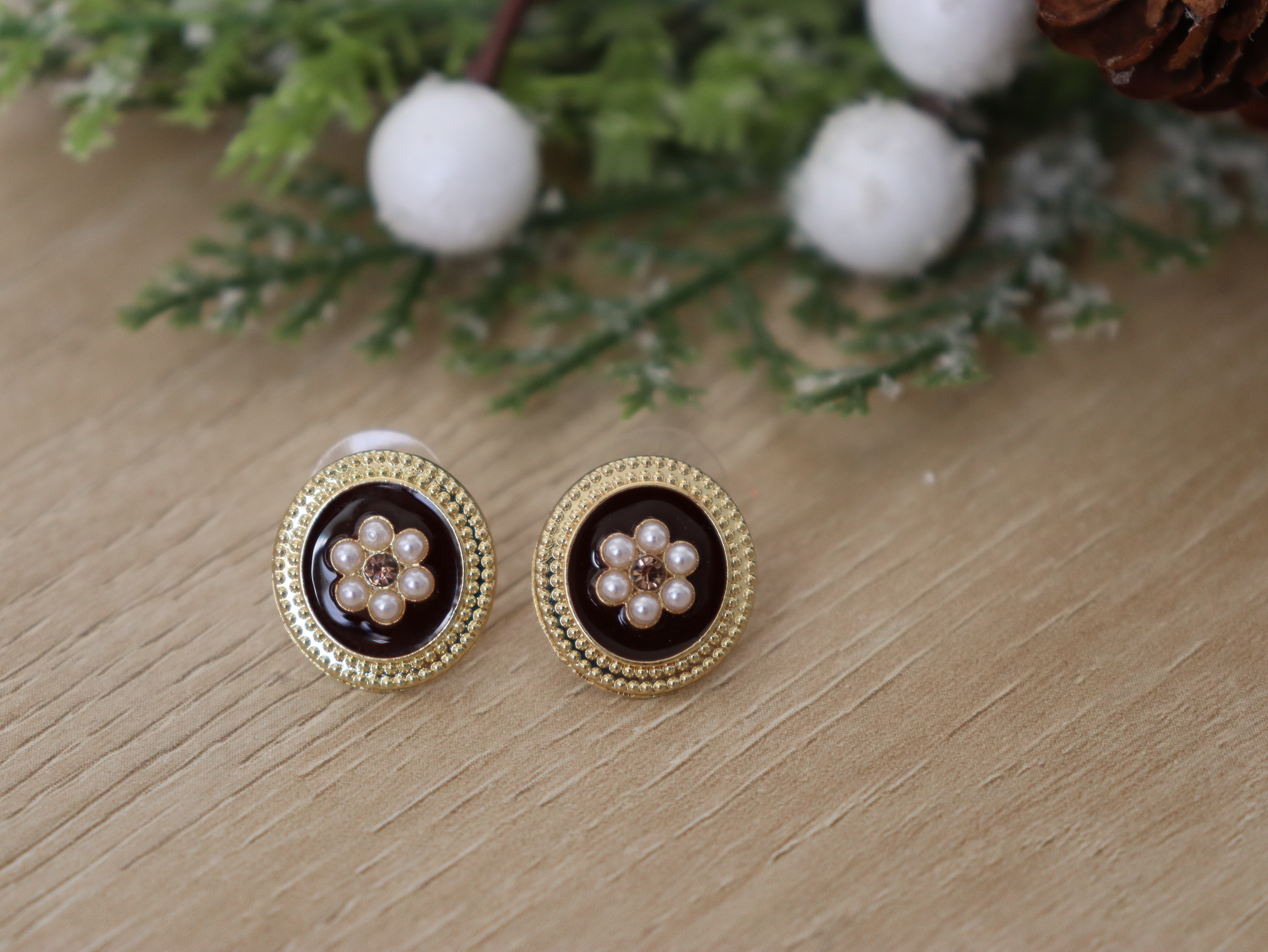 Vintage Pearl Stud Earrings