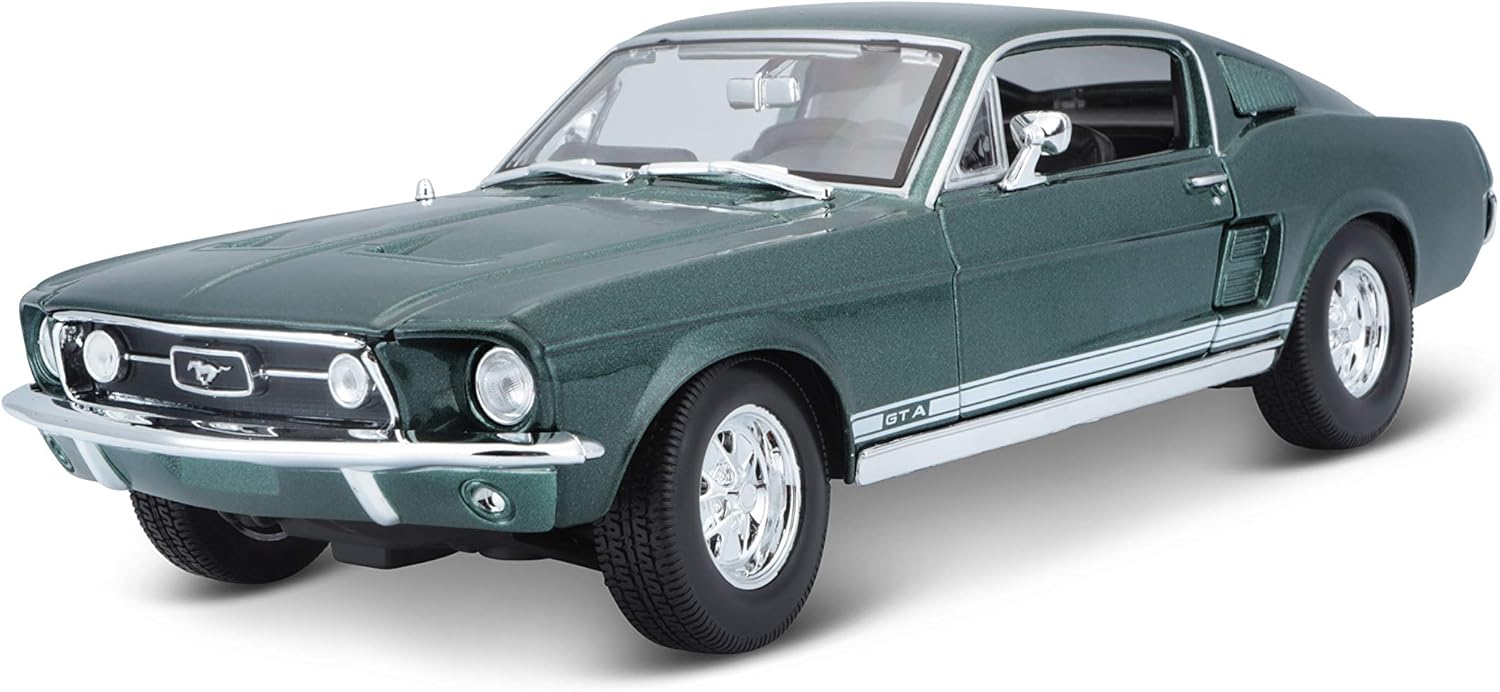1967 Ford Mustang GTA Fastback - Maisto - Escala 1/18