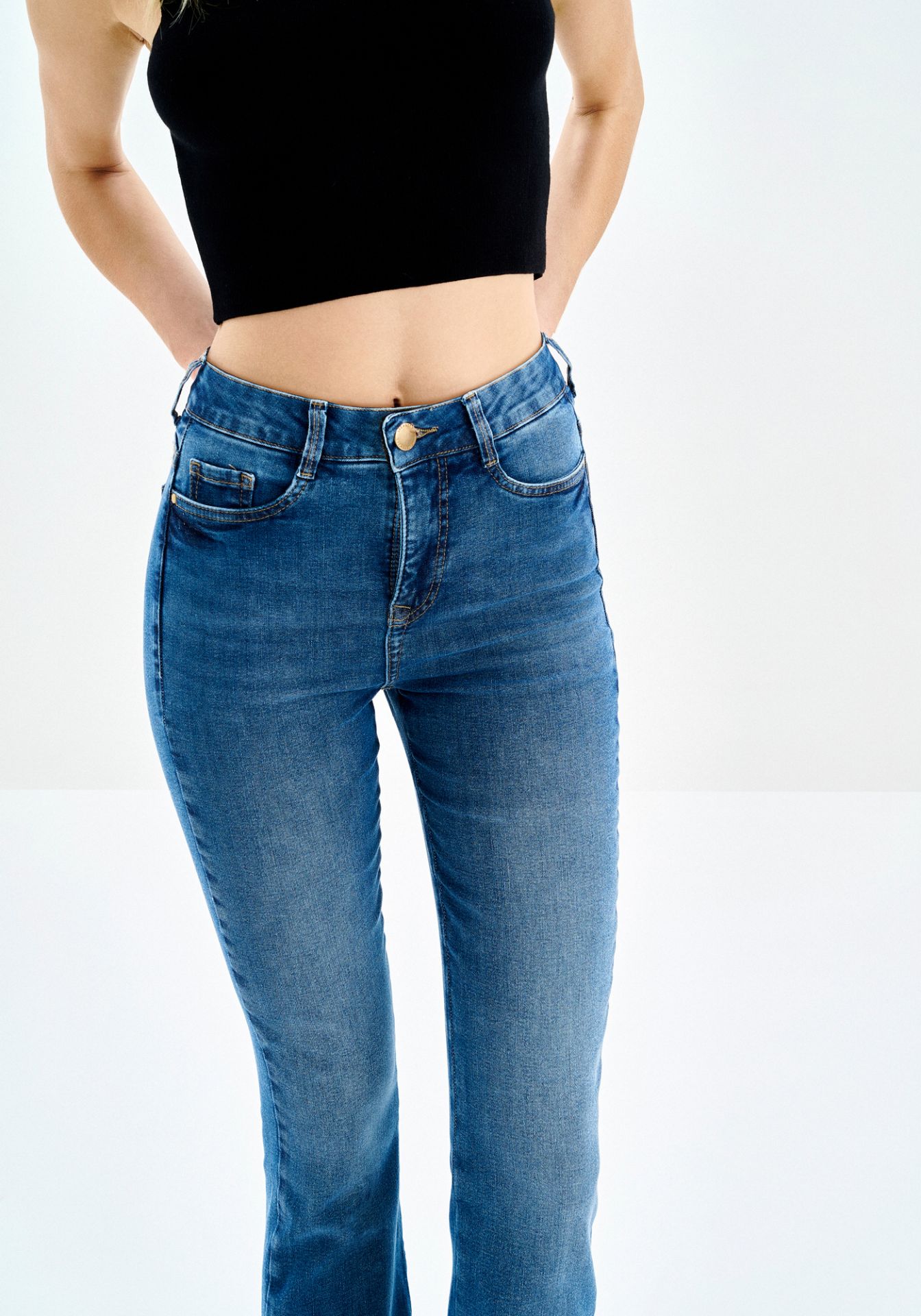 Jean Flare Boot Cut de Cintura Alta con Tecnología Shaping