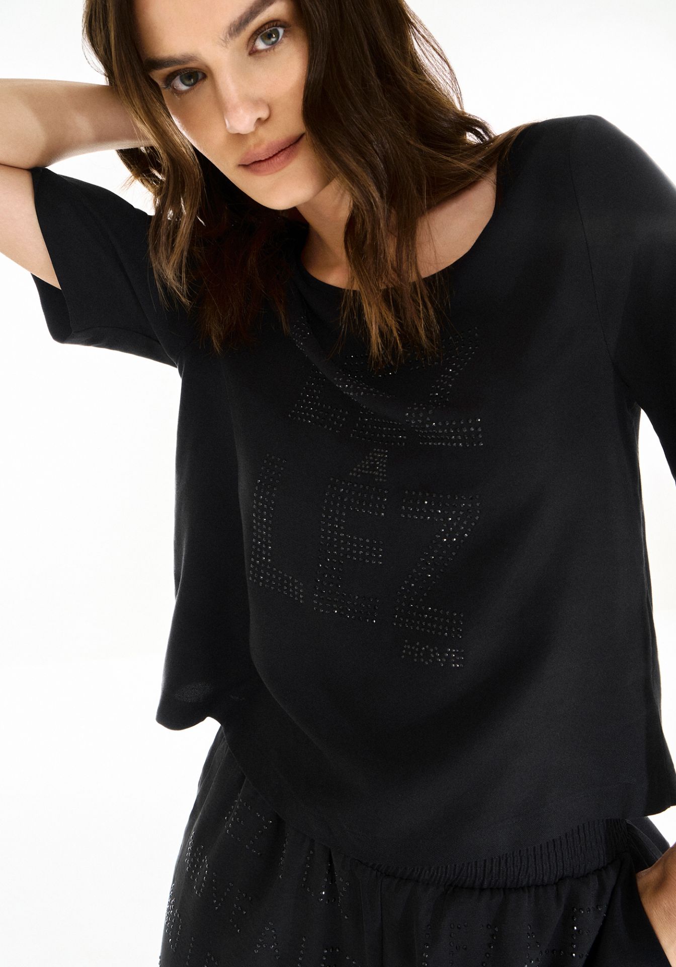 Blusa oversized de viscosa con strass negro