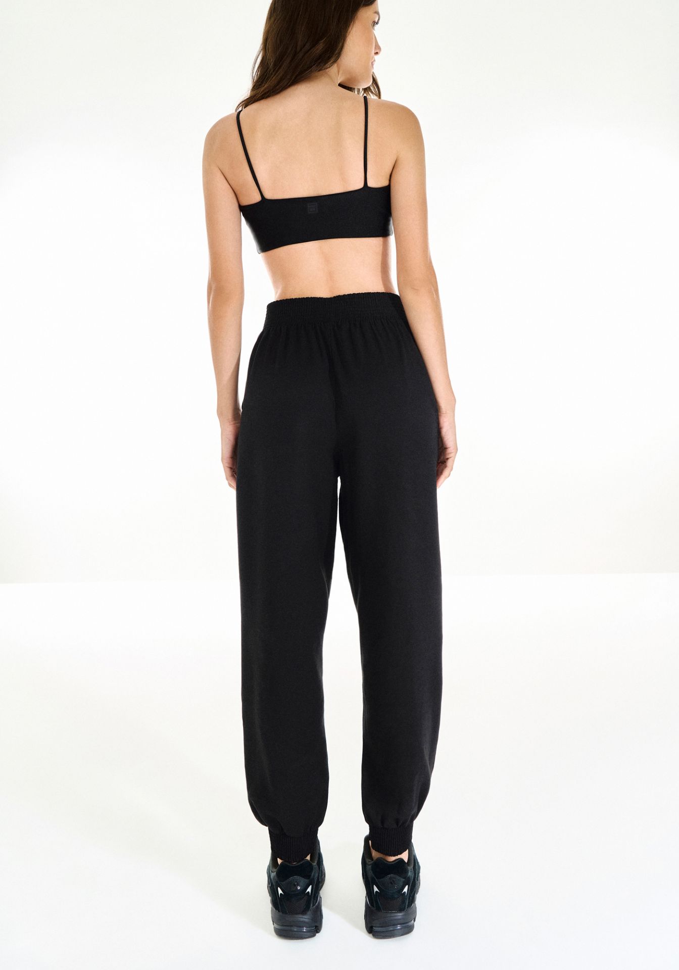 Pantalón jogger mujer de tiro alto con strass