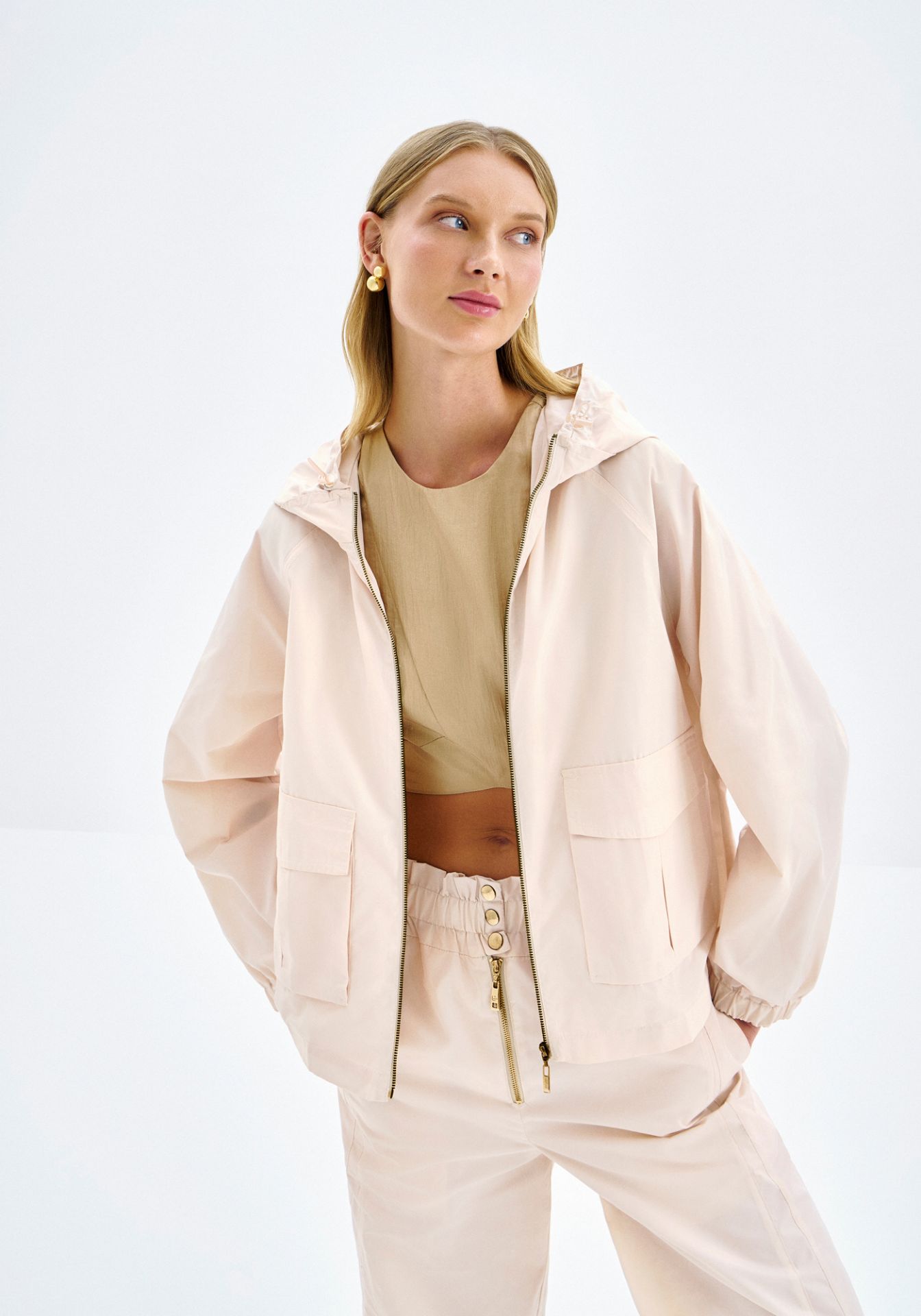 Parka Jacket con Capucha y Bolsillos Cargo 
