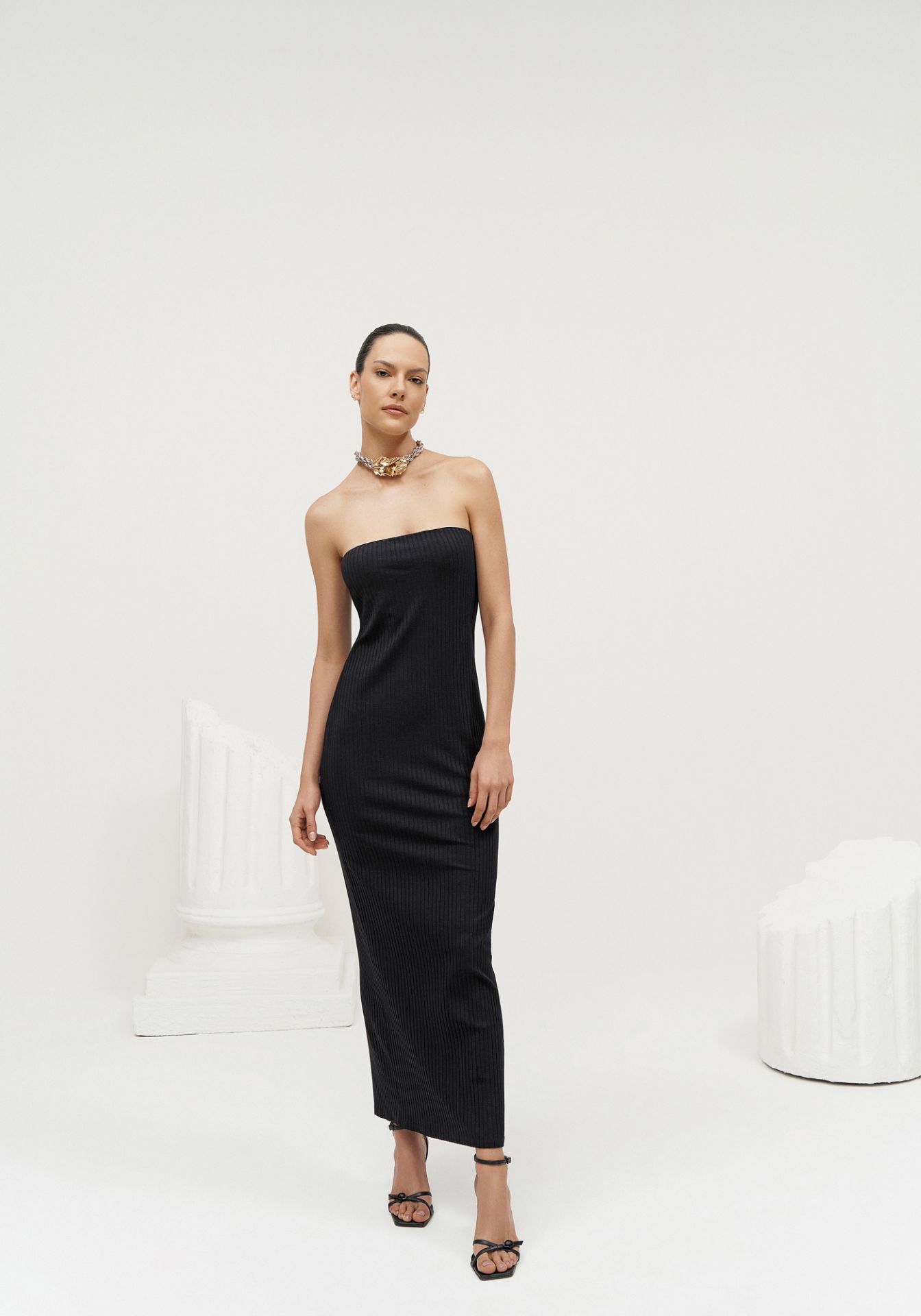 Vestido Midi Canelado sin Tirantes con Fenda