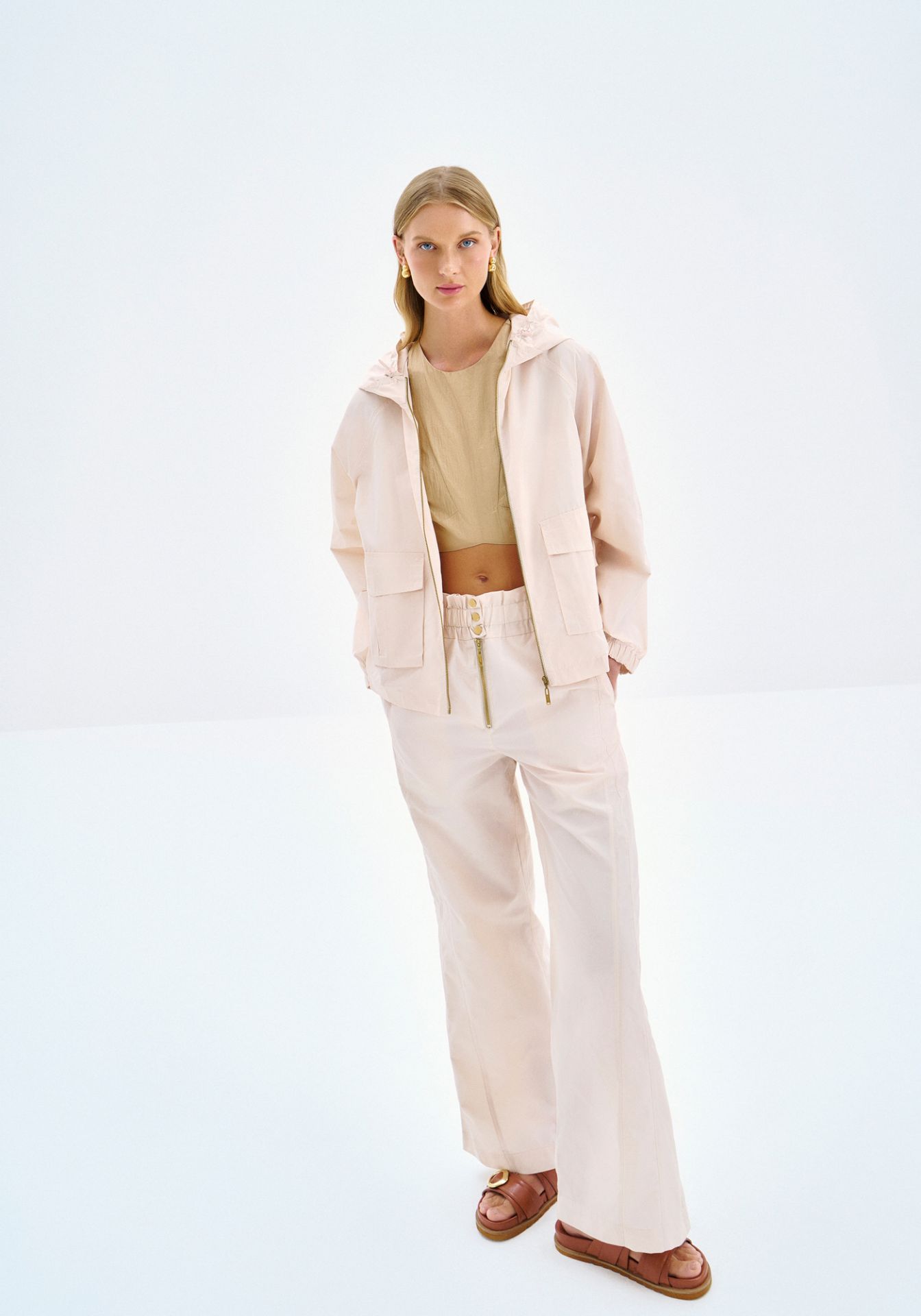 Parka Jacket con Capucha y Bolsillos Cargo 