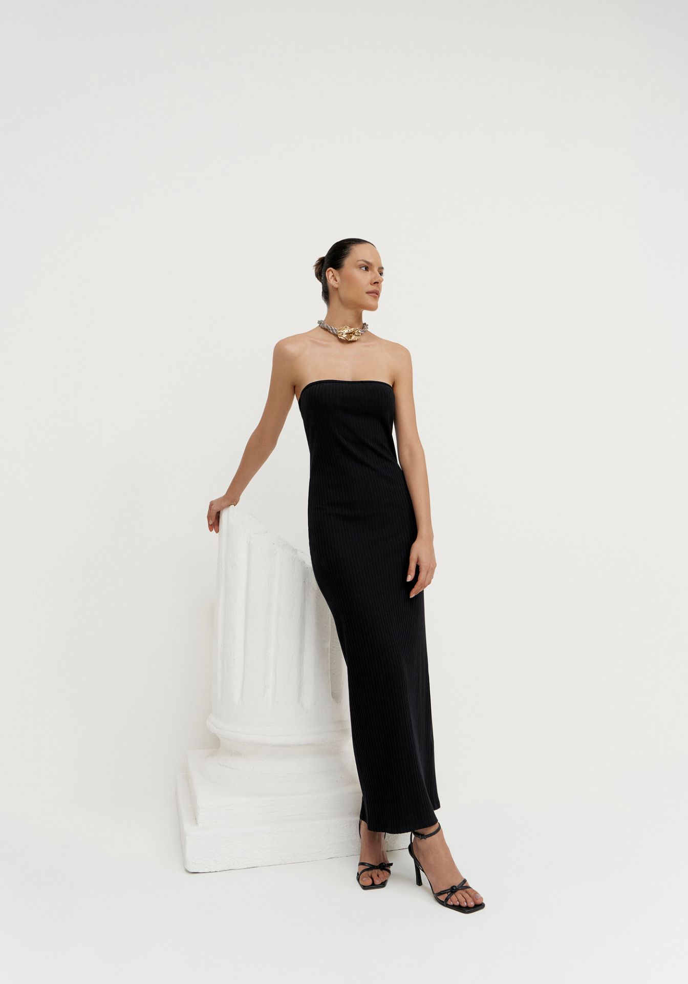 Vestido Midi Canelado sin Tirantes con Fenda