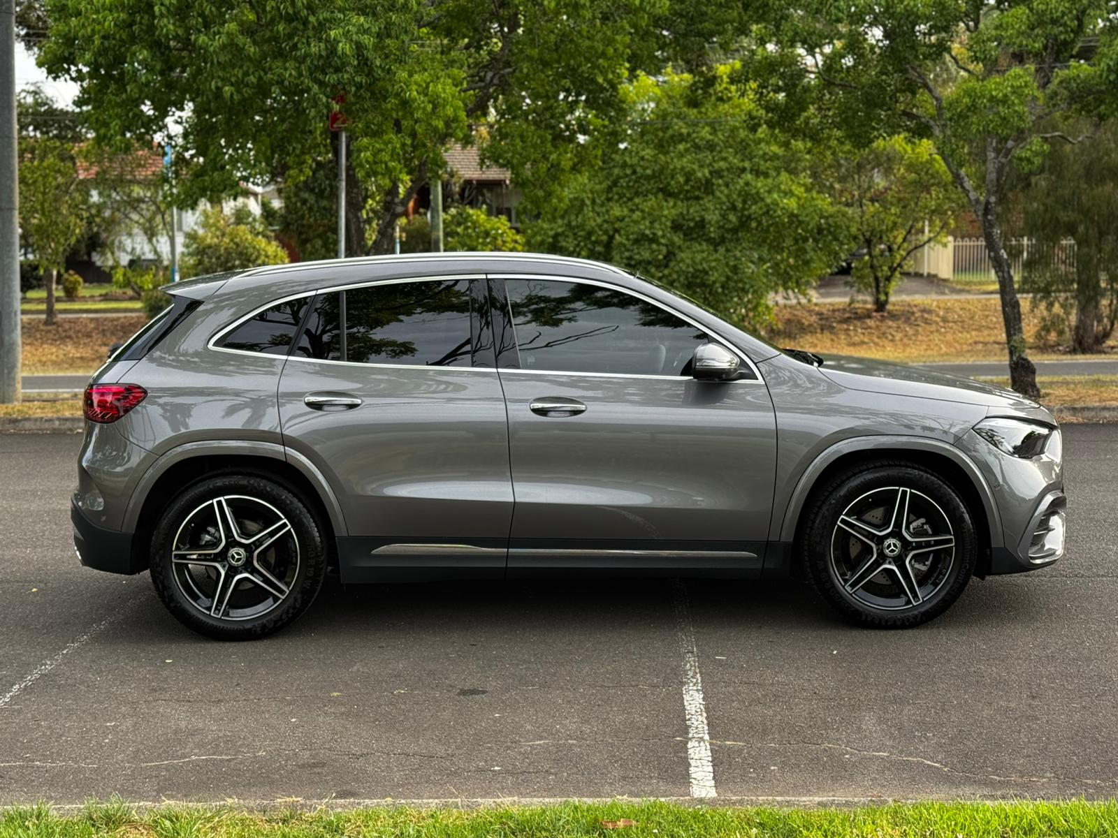 Mercedes-Benz GLA200 AMG LINE 2025