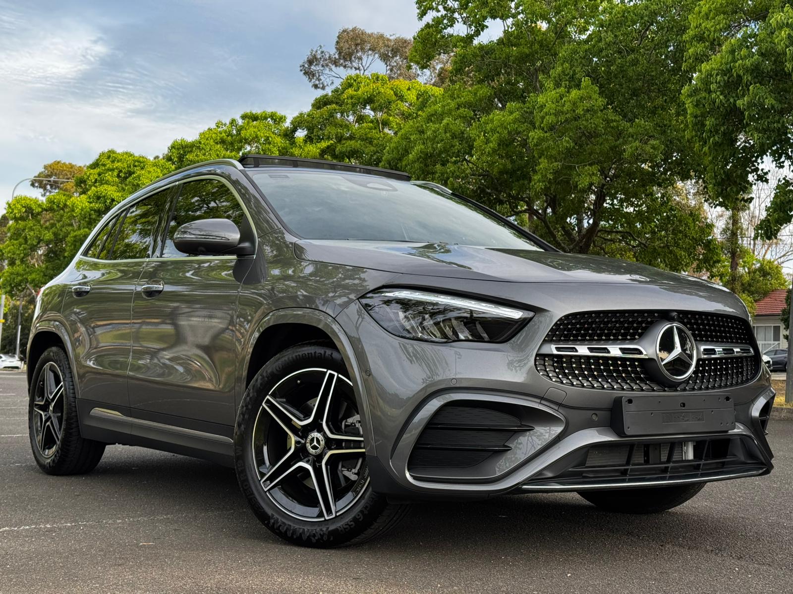 Mercedes-Benz GLA200 AMG LINE 2025