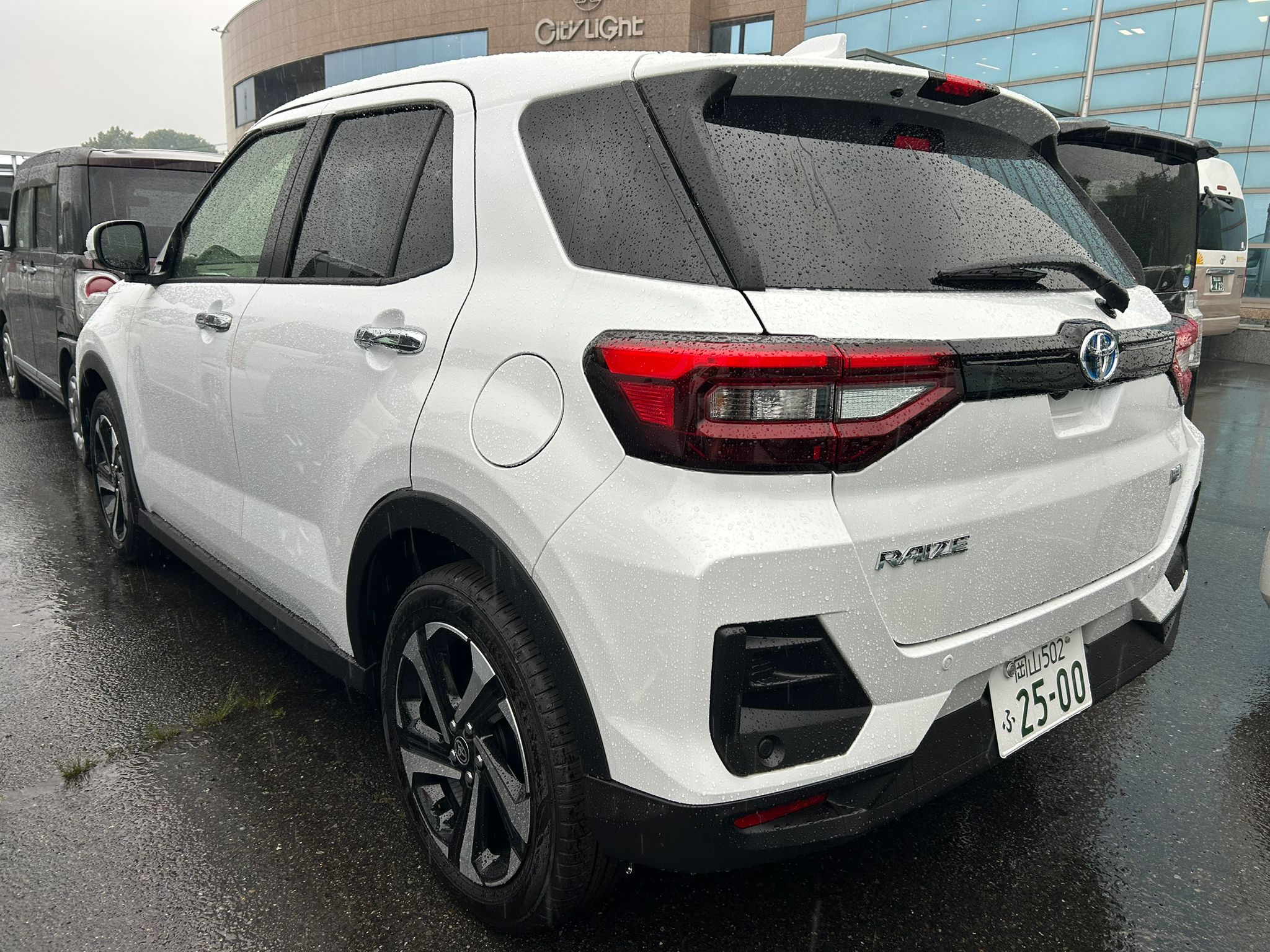 Toyota Raize Hybrid Z