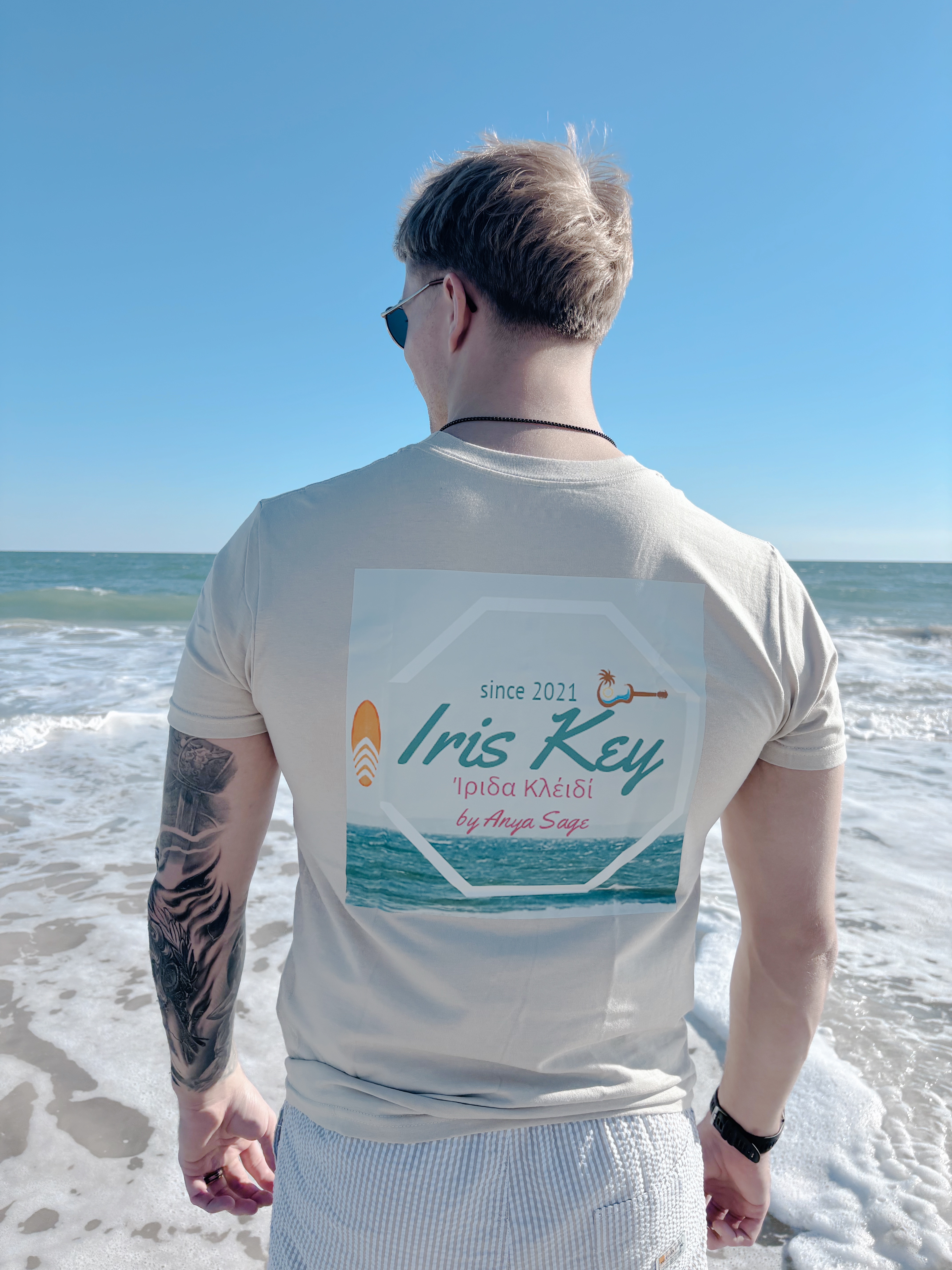 Iris Key Surfer boy T-shirt