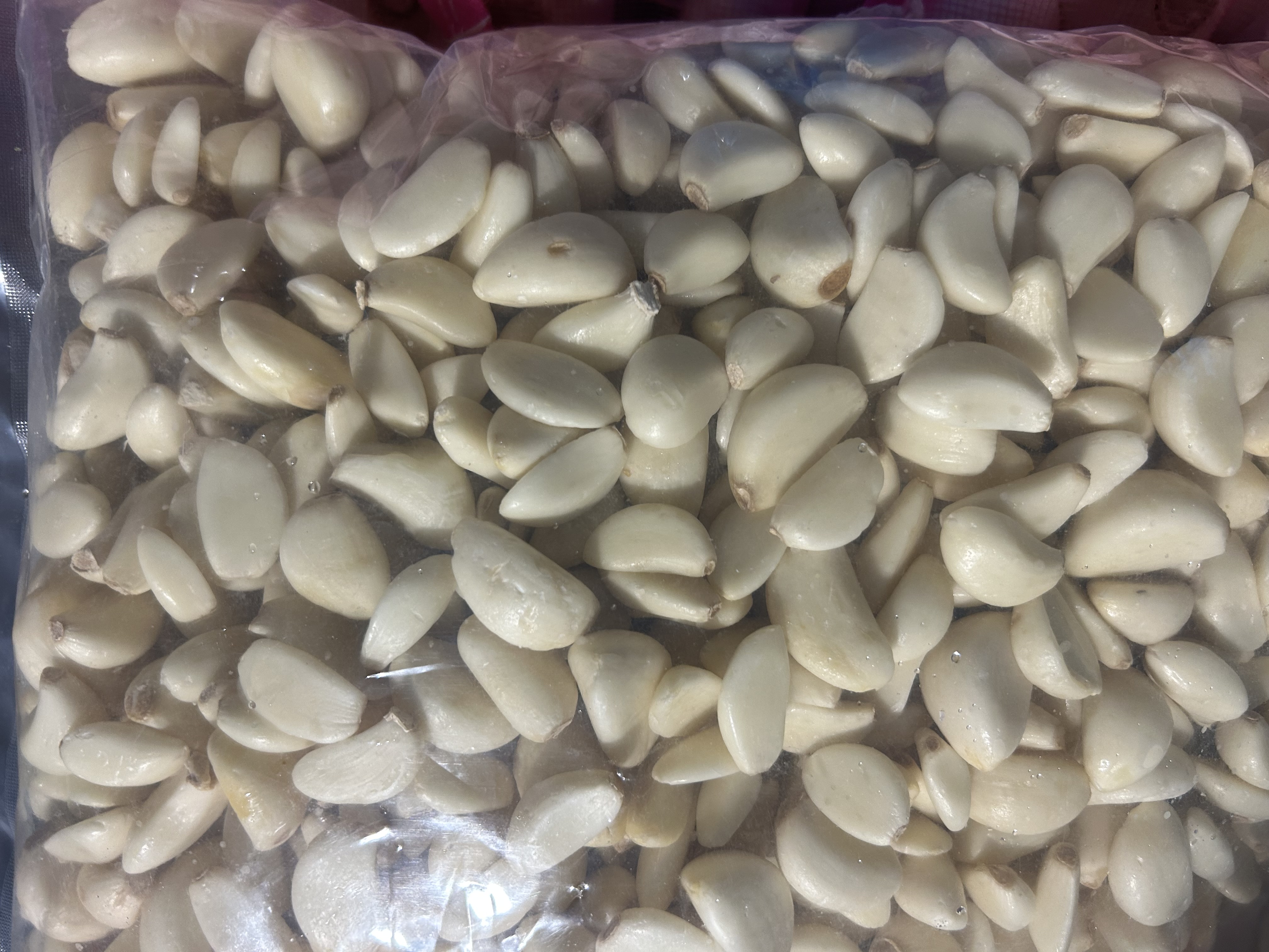 Peeled Garlic Cloves
