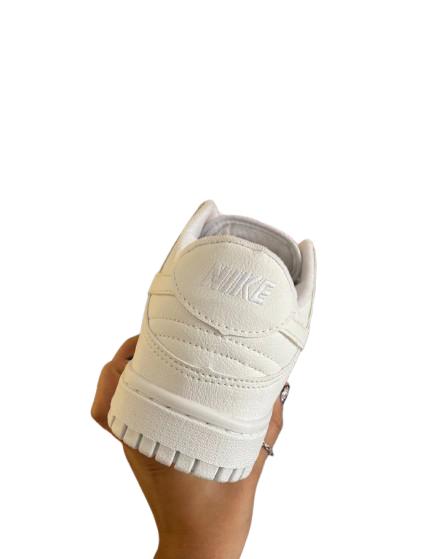 Nike Dunk Low "Triple White"