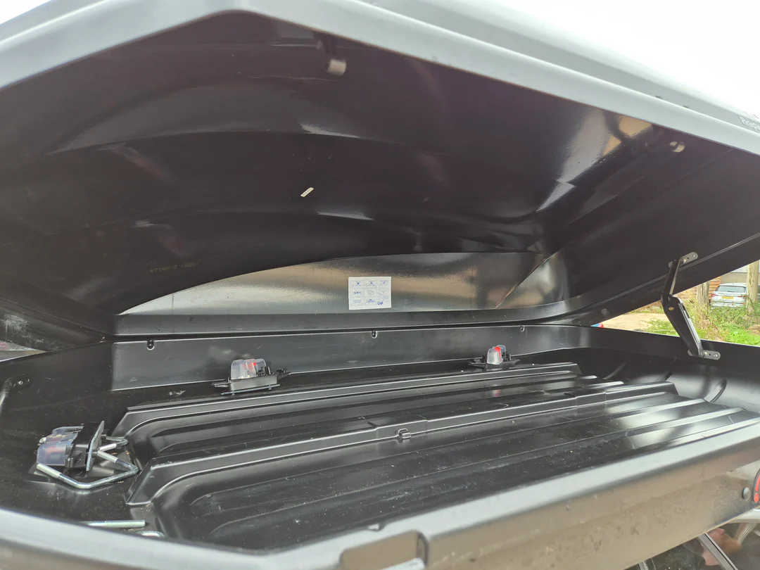 Exodus 470l roof box
