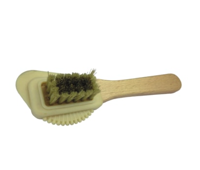 Shoe cleaning brush