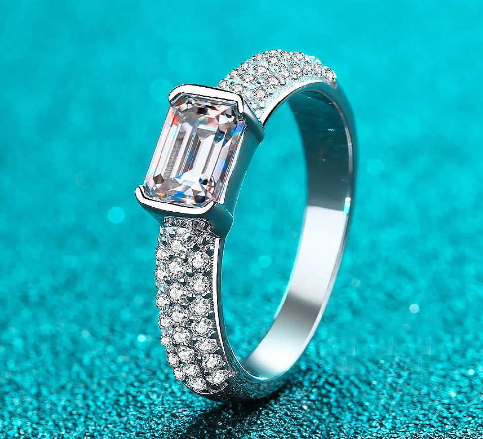 925% Sterling Silver Elegant Emerald-Cut Solitaire Ladies Ring