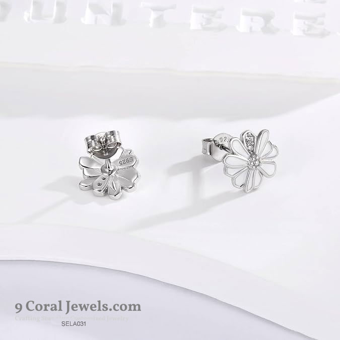 Silver Daisy Flower Stud Earrings