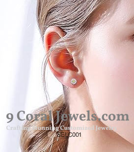 925% Sterling Silver Daisy Flower Stud Earrings