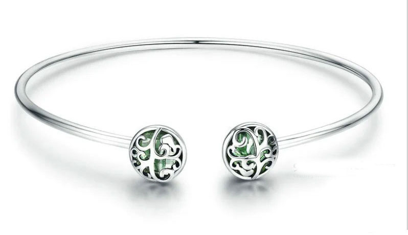 Elegant 925% Sterling Silver Bangle Bracelet