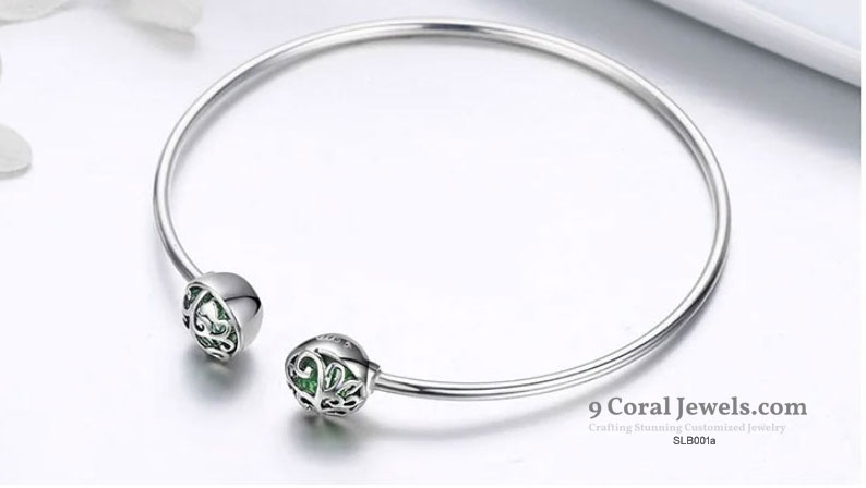 Elegant 925% Sterling Silver Bangle Bracelet