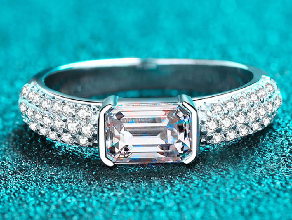925% Sterling Silver Elegant Emerald-Cut Solitaire Ladies Ring