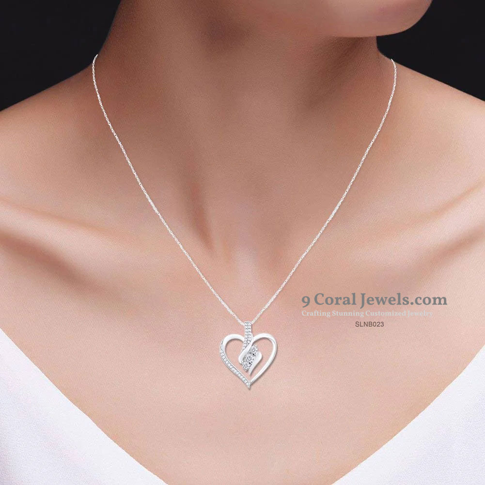 Elegant Heart-Shaped Pendant Necklace
