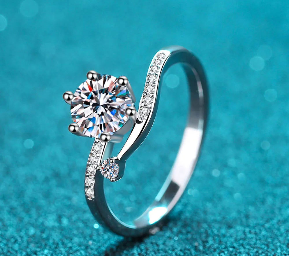 925% Sterling Silver Elegant CZ Ladies Ring
