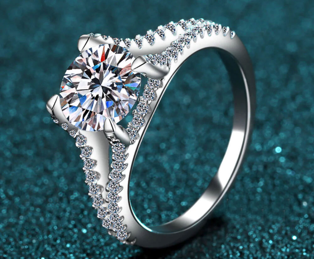 925% Sterling Silver Elegant Solitaire Ring