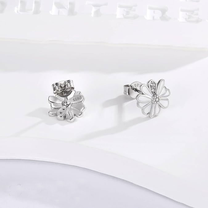 Silver Daisy Flower Stud Earrings