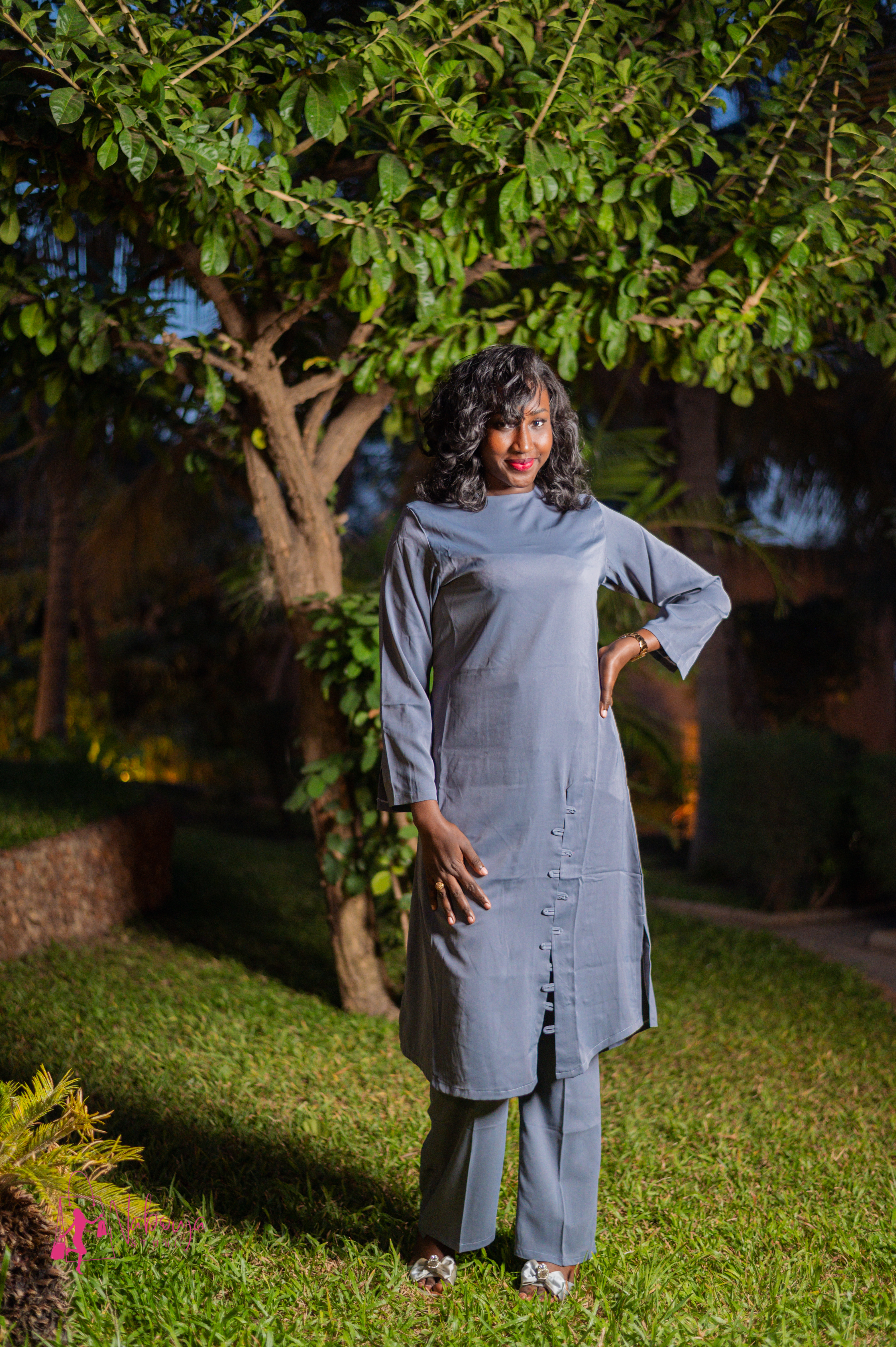 Ensemble traditionnel gris