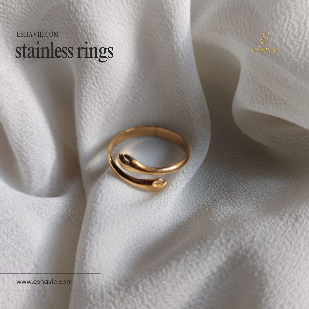 Elegant Hand Shaped Ring