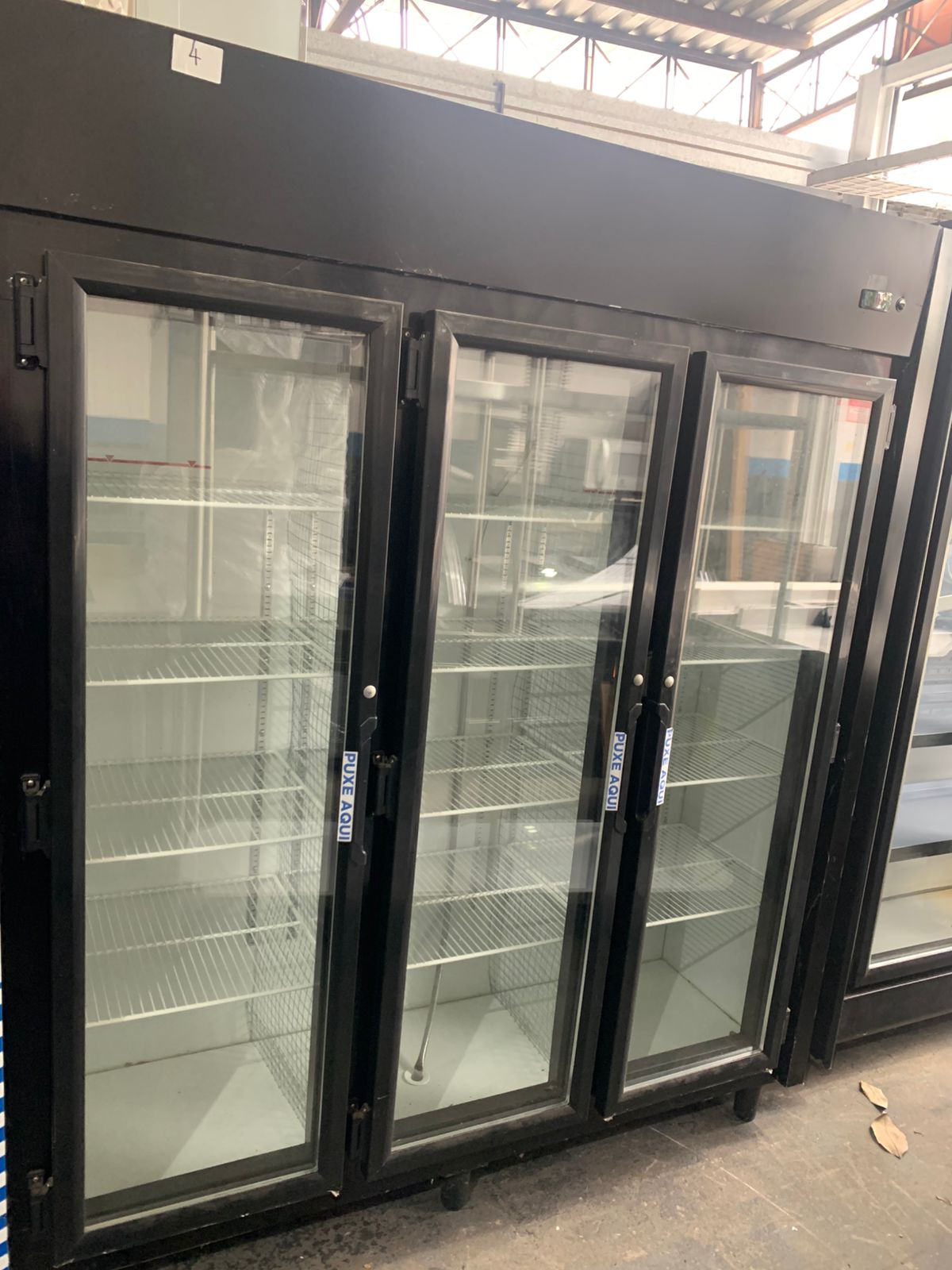 A Geladeira Auto Serviço 3 Portas Kofisa