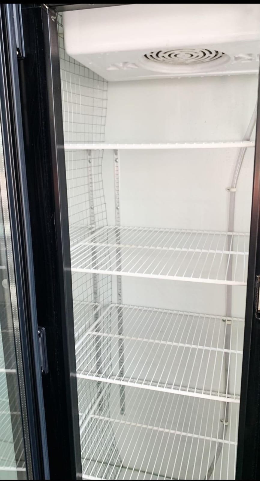 A Geladeira Auto Serviço 3 Portas Kofisa 