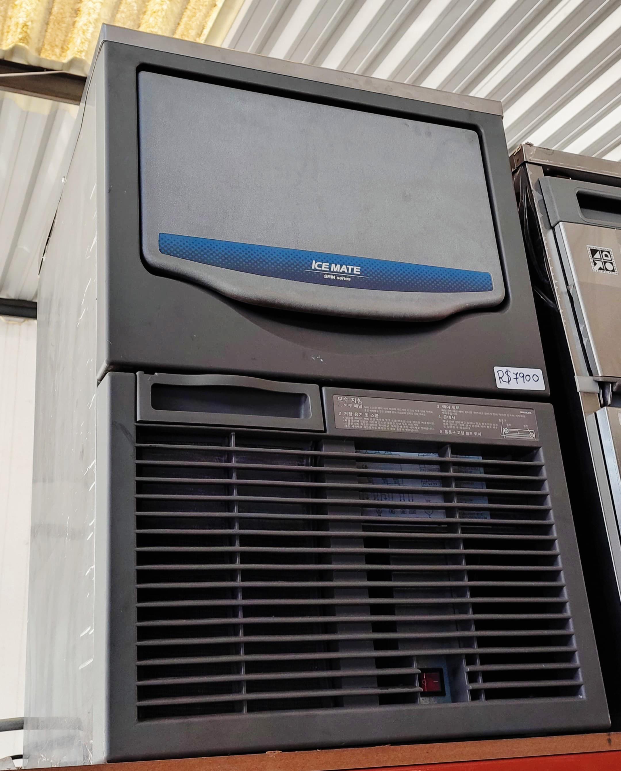 Máquina de Gelo Industrial 45Kg SRM-45 Macom 220v