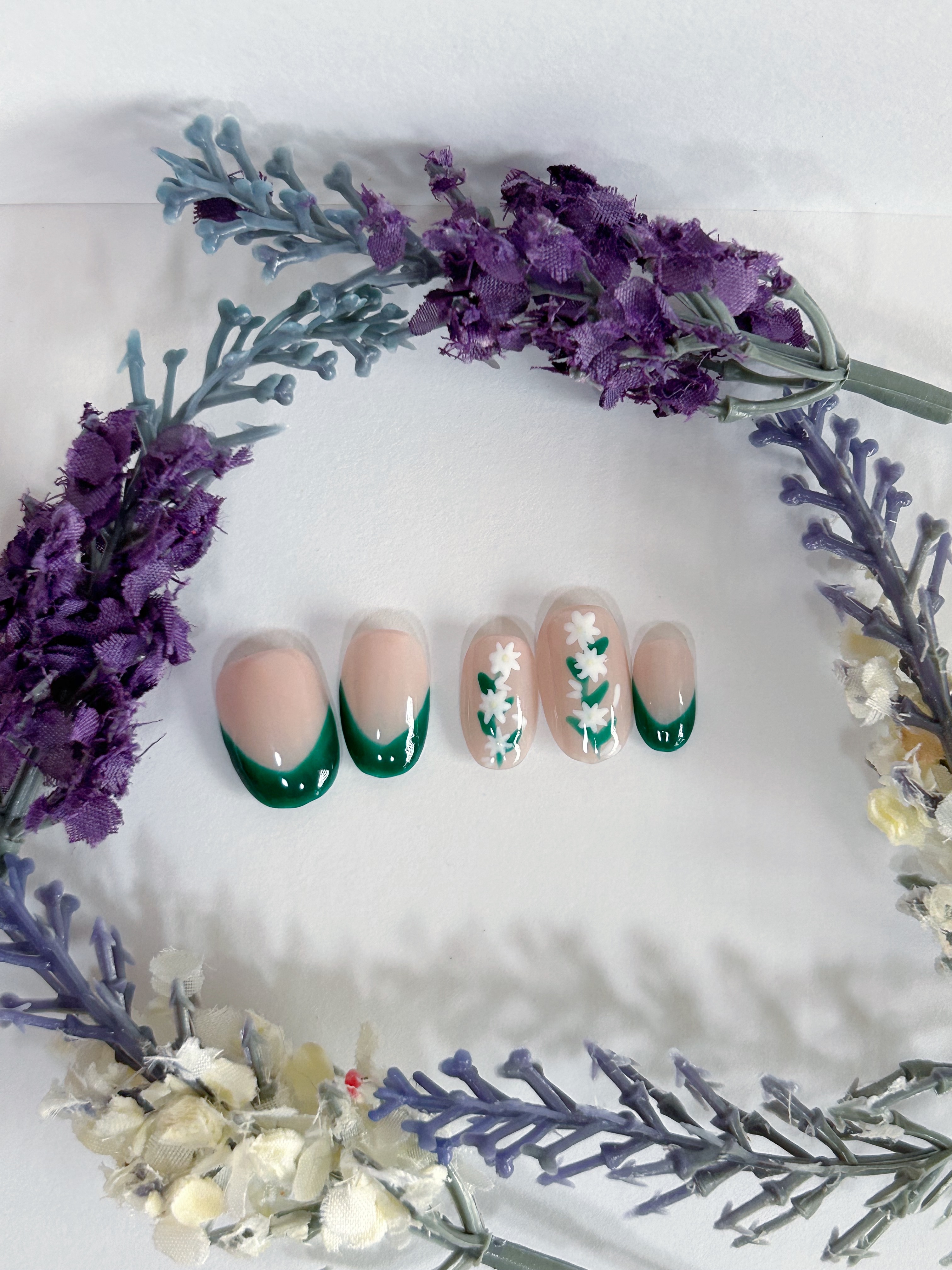 Floral Accent Press-On Nails