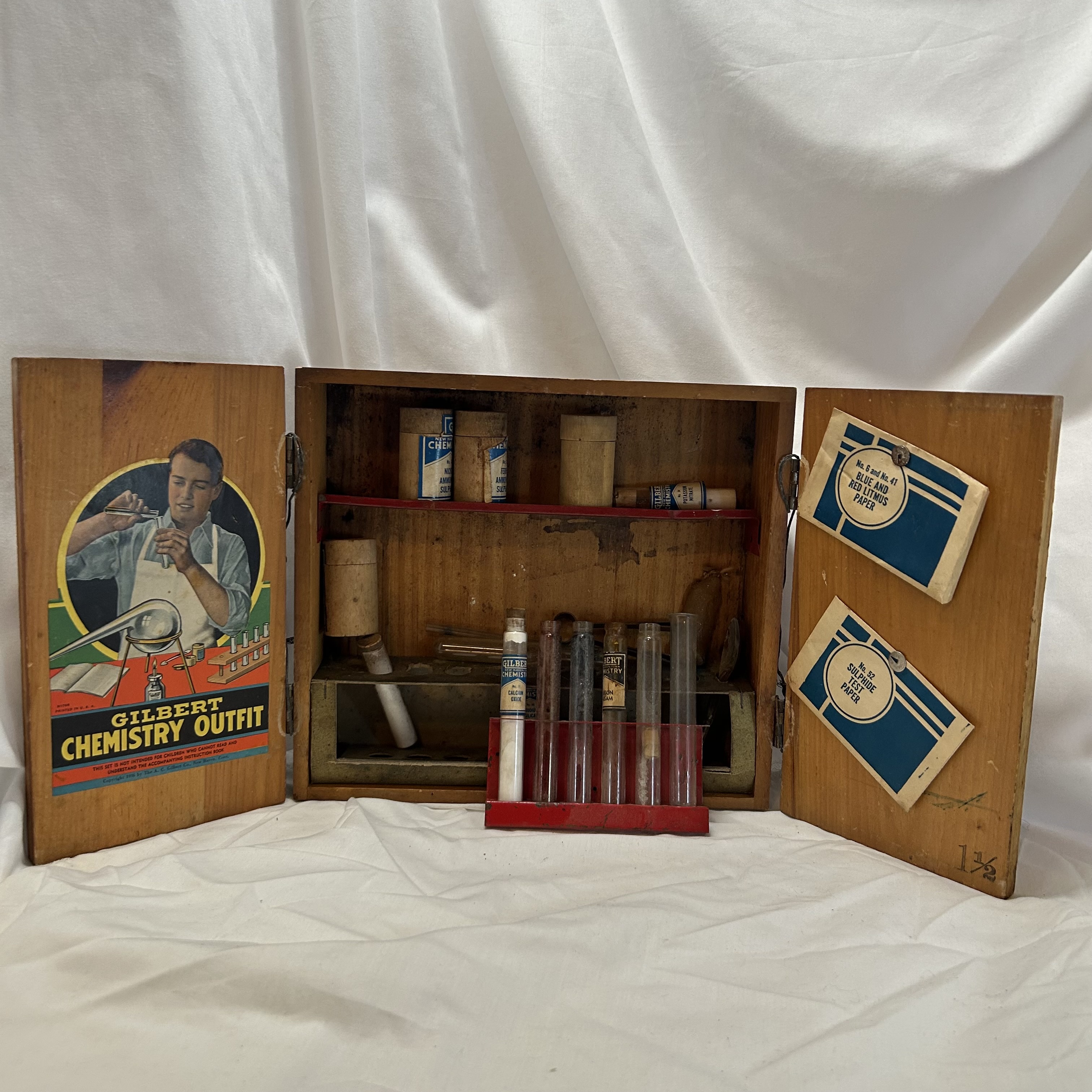 Antique Gilbert Chemistry Set