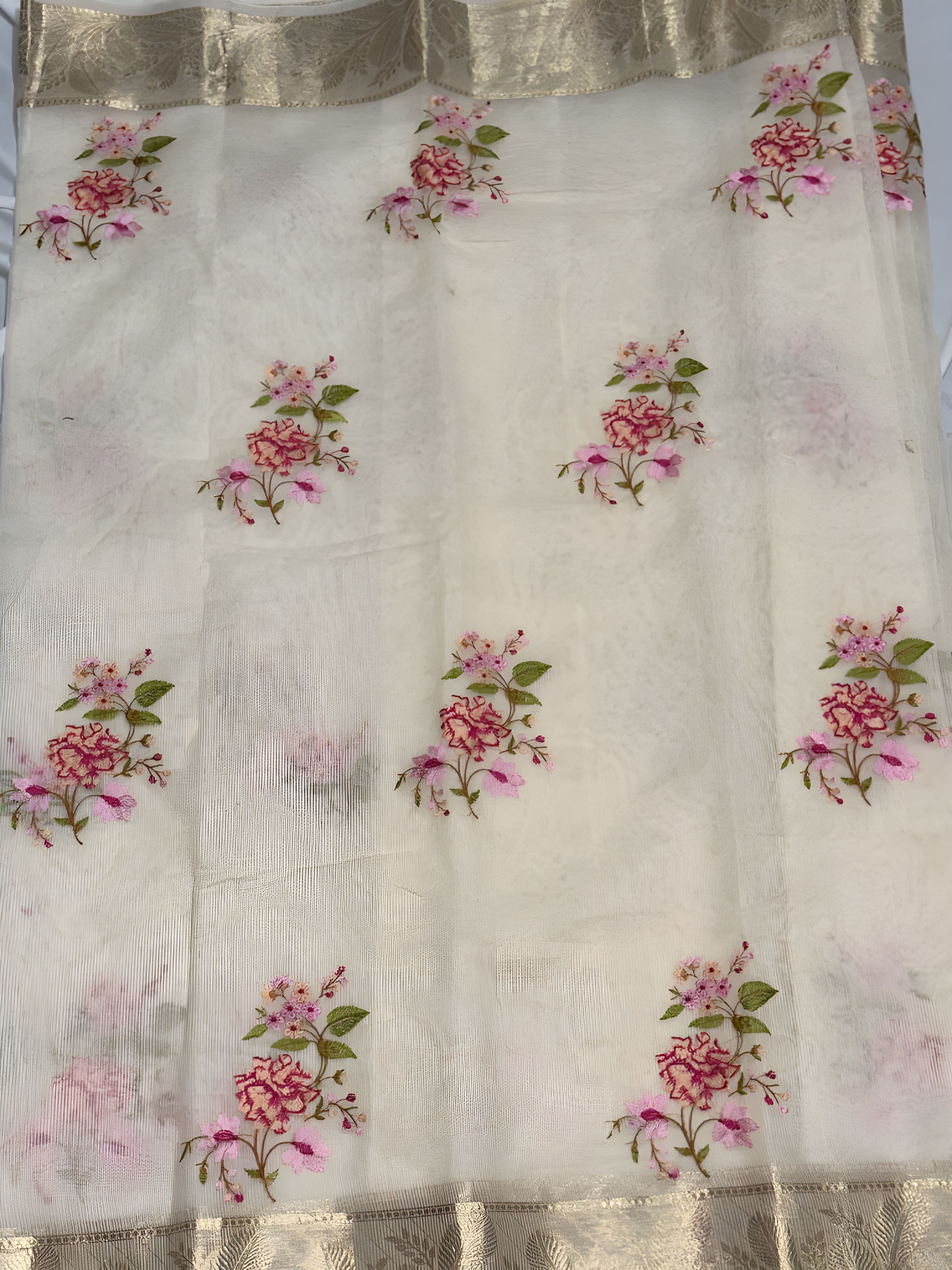 NET SILK SAREE.. Floral and Metallic Table Runner