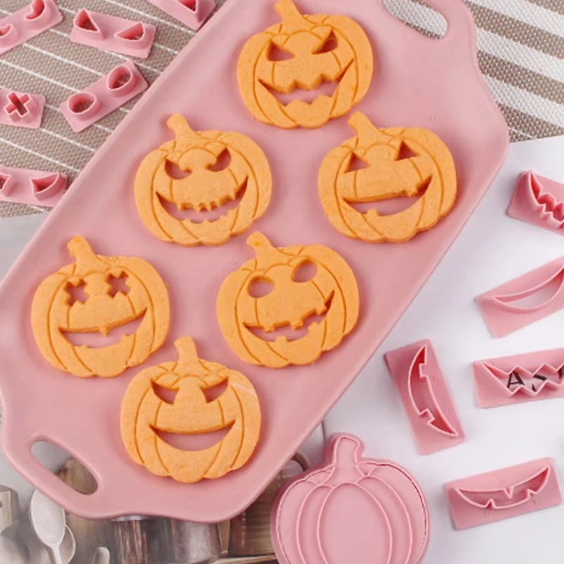 Pumpkin-shaped Cookie Cutter Set