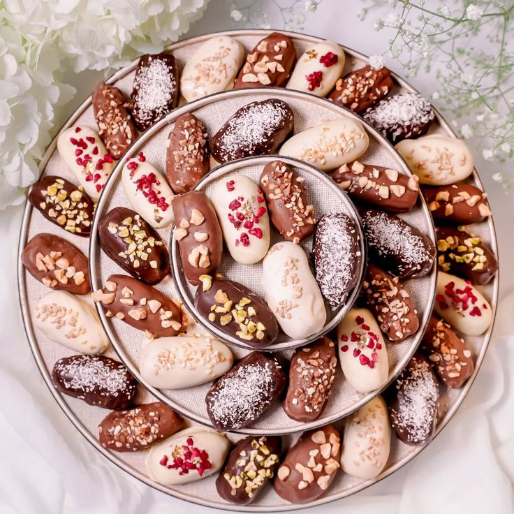 طبق تمر محشي  بريستيج بالشوكولاتة